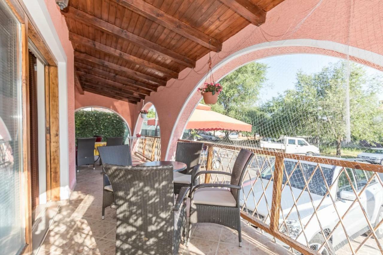 Apartments Darinka Πόρετς Εξωτερικό φωτογραφία