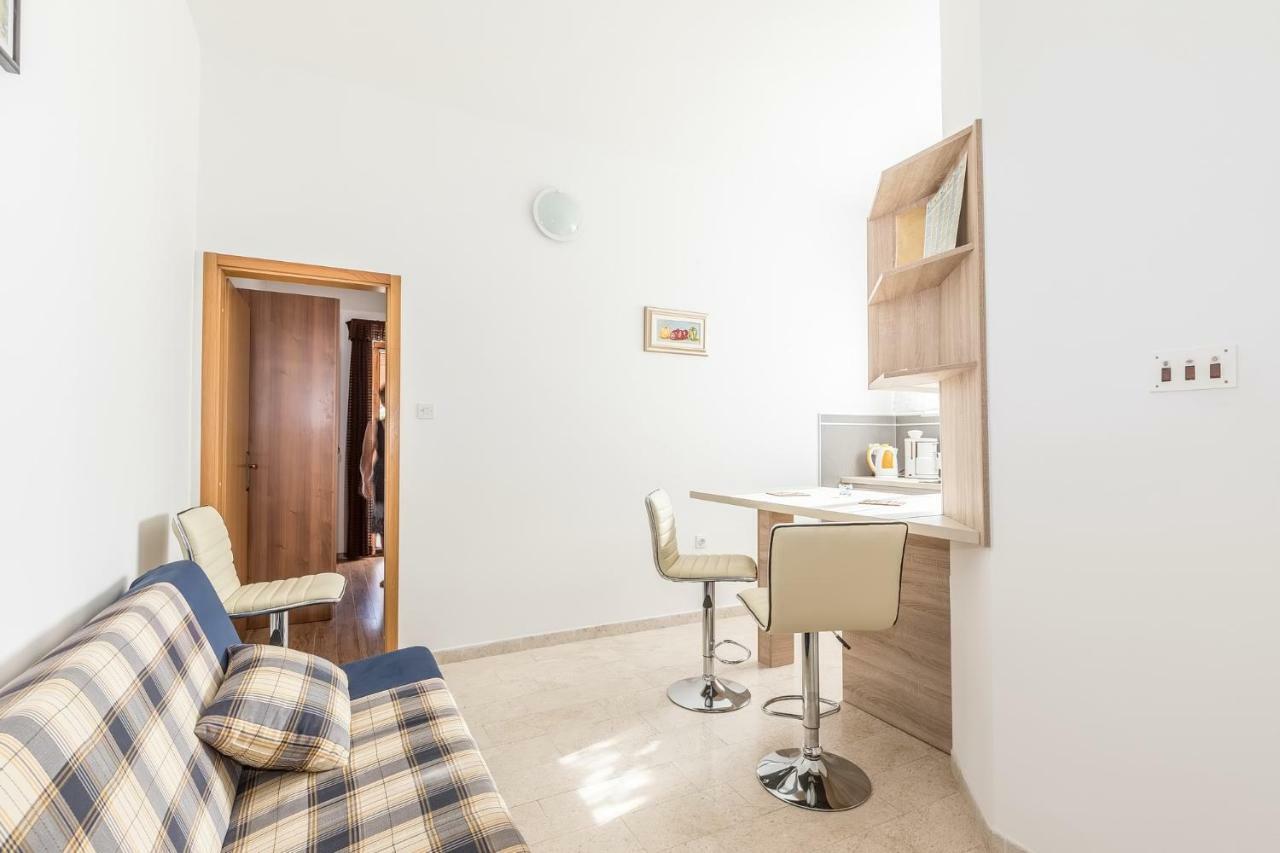 Apartments Darinka Πόρετς Εξωτερικό φωτογραφία