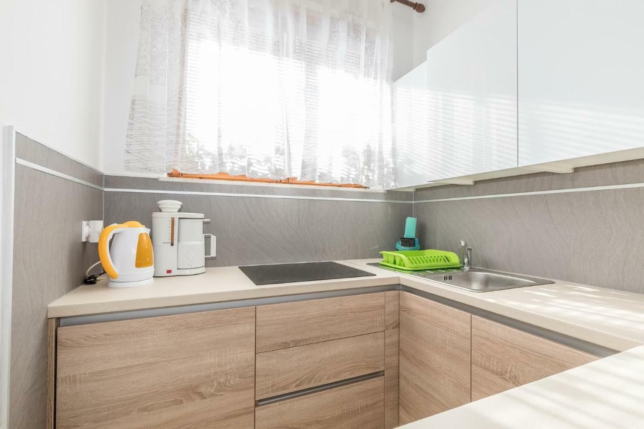Apartments Darinka Πόρετς Εξωτερικό φωτογραφία
