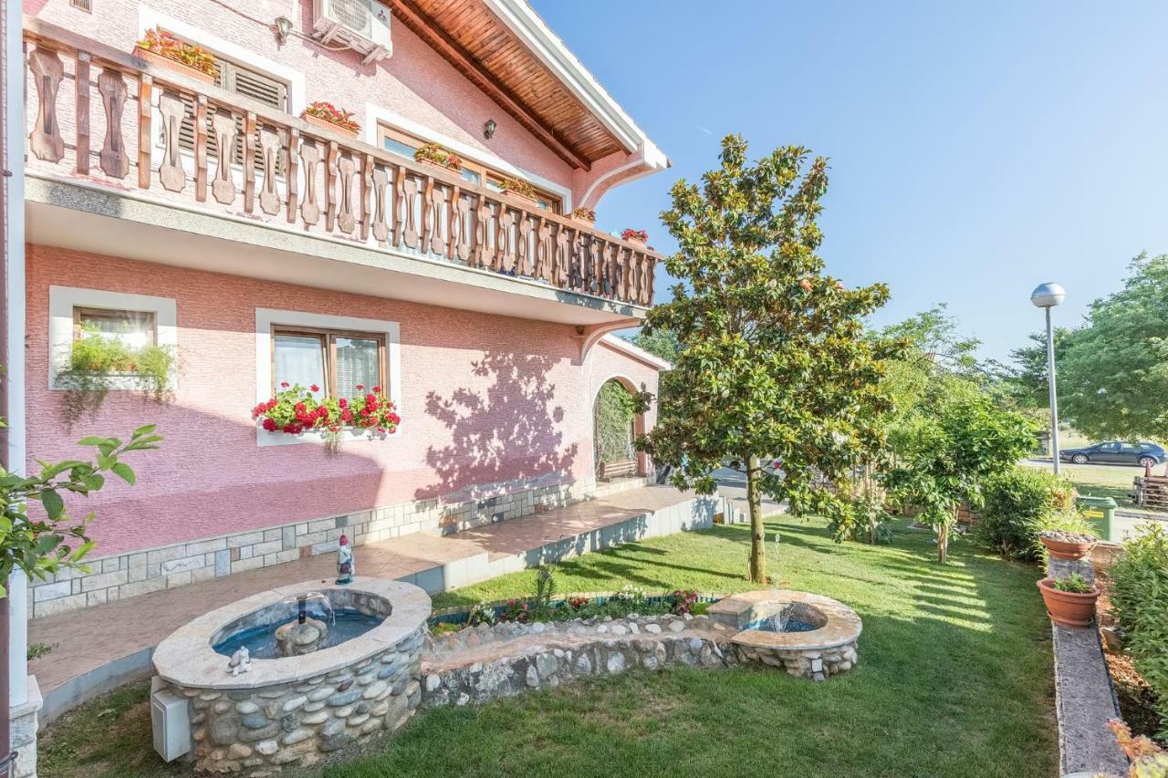 Apartments Darinka Πόρετς Εξωτερικό φωτογραφία